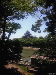 漆黒の天守閣と広大な庭園が魅力　「岡山城」