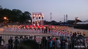 夜明かりの中、優雅に舞い踊る　「山鹿灯篭祭り」熊本