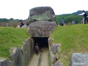 巨石の手積みで作られた　奈良・明日香村の石舞台古墳