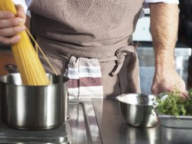 男性の約半数は「週1回以上料理する」　楽天リサーチ
