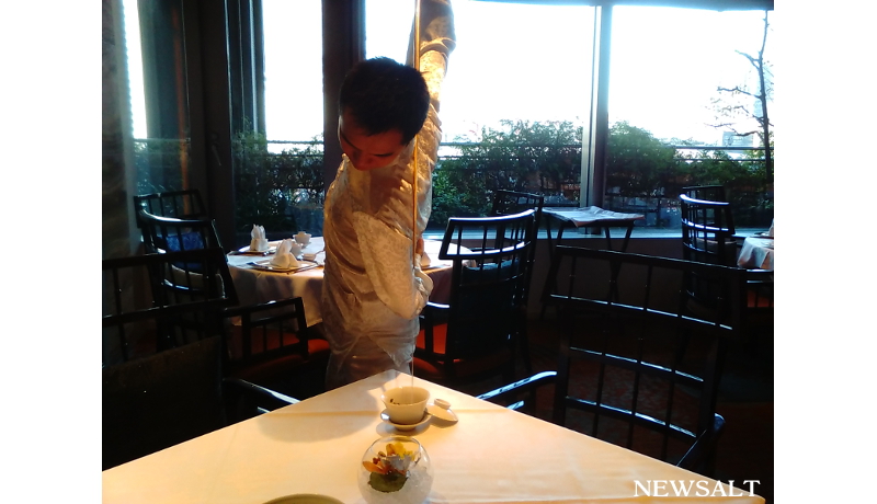 カフェめぐり　茶芸師のパフォーマンスに圧倒！　東京「四川豆花飯荘」