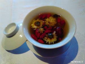 カフェめぐり　茶芸師のパフォーマンスに圧倒！　東京「四川豆花飯荘」