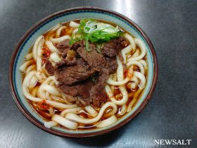 ご当地自慢を探せ！　信州上田の馬肉うどん「なかむらや」