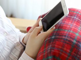 全世代でネット利用時間が増加　若者はSNS・動画利用でテレビ離れ