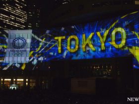 東京五輪・パラまであと3年　旗で全国つなぐ