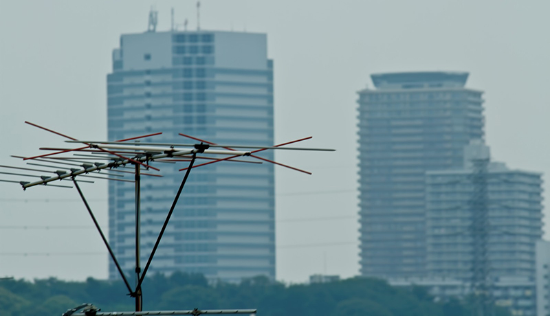 マンホール型基地局でより繋がりやすく　ドコモ