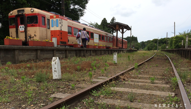 いすみ鉄道の名物社長が退任　廃線寸前から人気路線へ