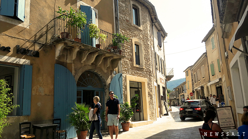 フランスの「最も美しい村」（5）ピカソが滞在していた村メネルブ