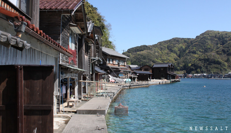 「日本で一番海に近い暮らし」を営む　京都・伊根の舟屋群