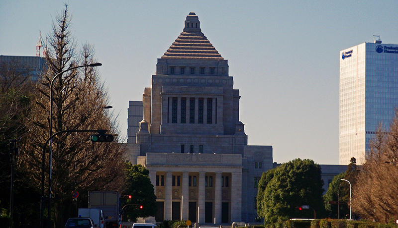 緊急事態宣言はなぜ発動されない？ 新型コロナで改正特措法