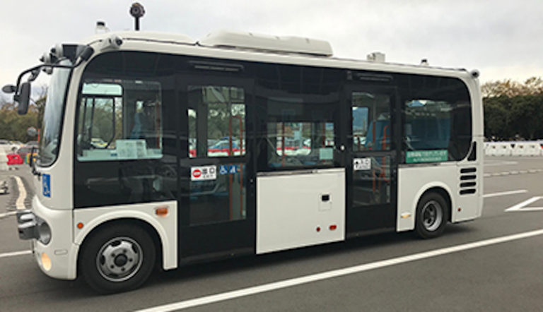 前橋市で5G技術活用自動運転バスの公道実証実験を実施　NEC、群馬大学など